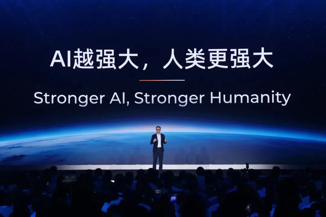 阿里在云端讲AI，美团在地面落地AI：未来五年谁能跑出五倍？