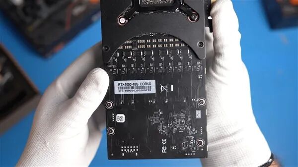 RTX 4090 48GB拆解、实测：噪音吵得耳朵要崩溃了