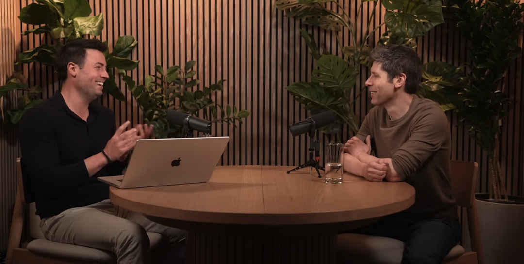 Sam Altman 最新万字对谈：理想硬件形态是 AI 伴侣，就业冲击没那么可怕