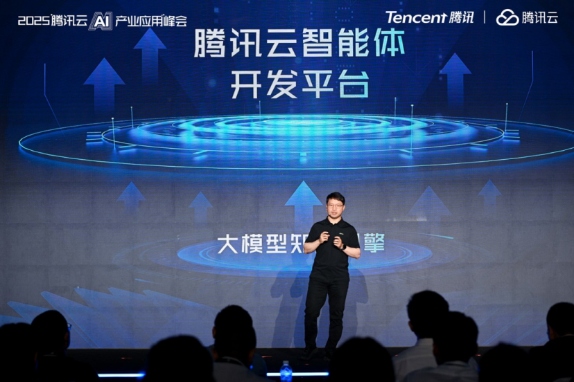 从元器到扣子，中国AI智能体的真较量
