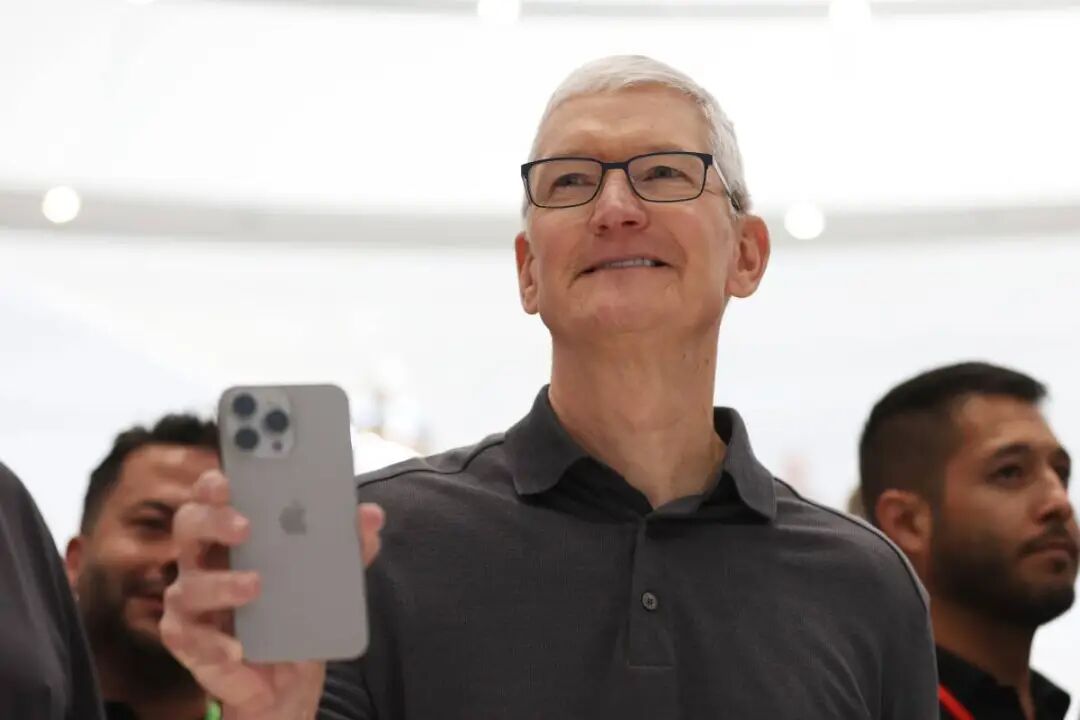 苹果刚刚发布史上首台 AI iPhone，最大亮点是按键 配图 36