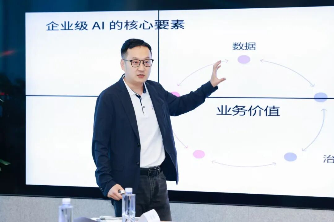 “AI实验时代结束”：IBM重构企业级AI的未来蓝图