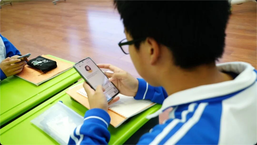 清华附中课堂来了位“AI助教” 配图 2