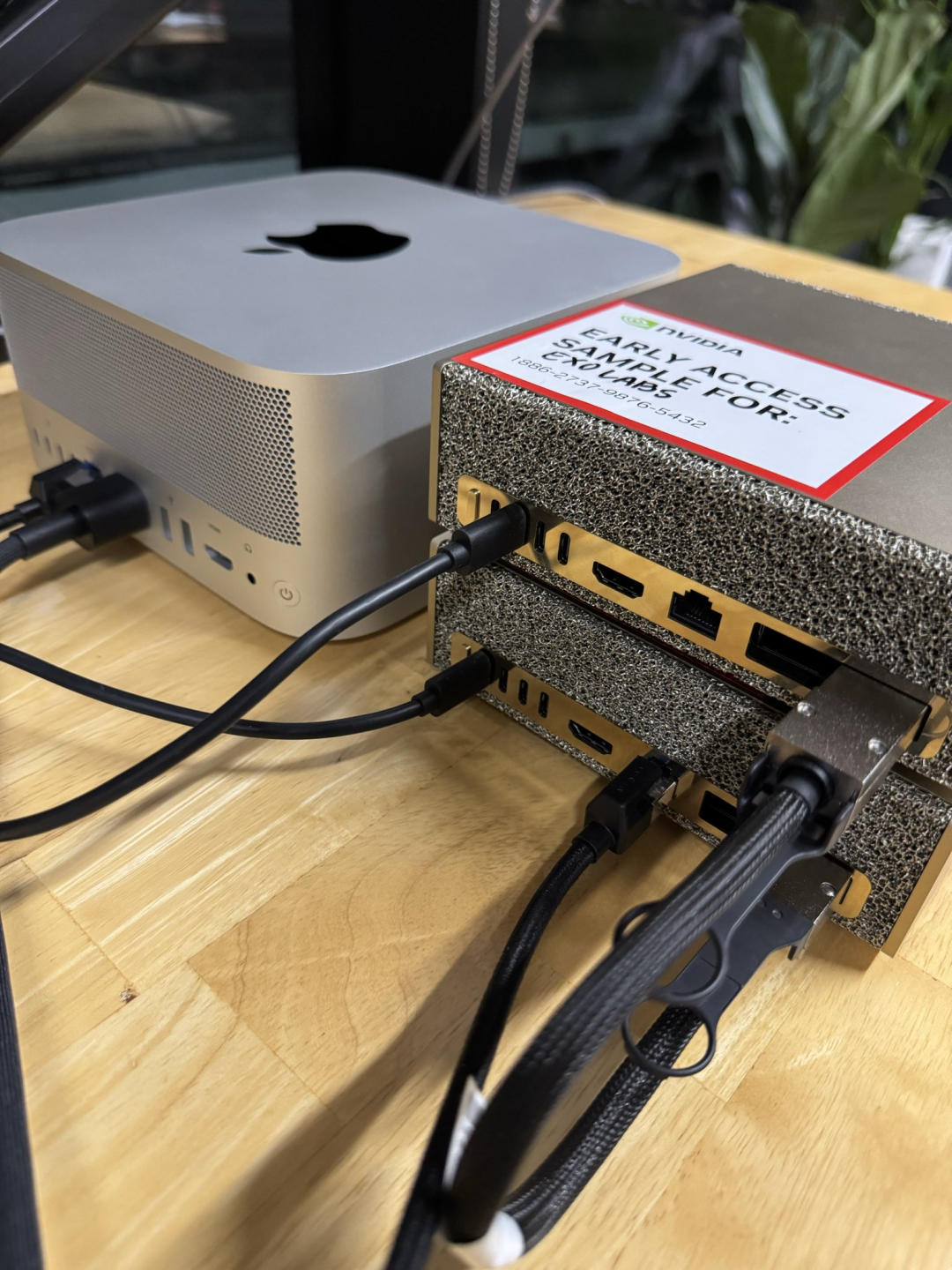 技能英伟达桌面超算，加入苹果Mac Studio快爆了：推理速度飙升至277% 配图 4