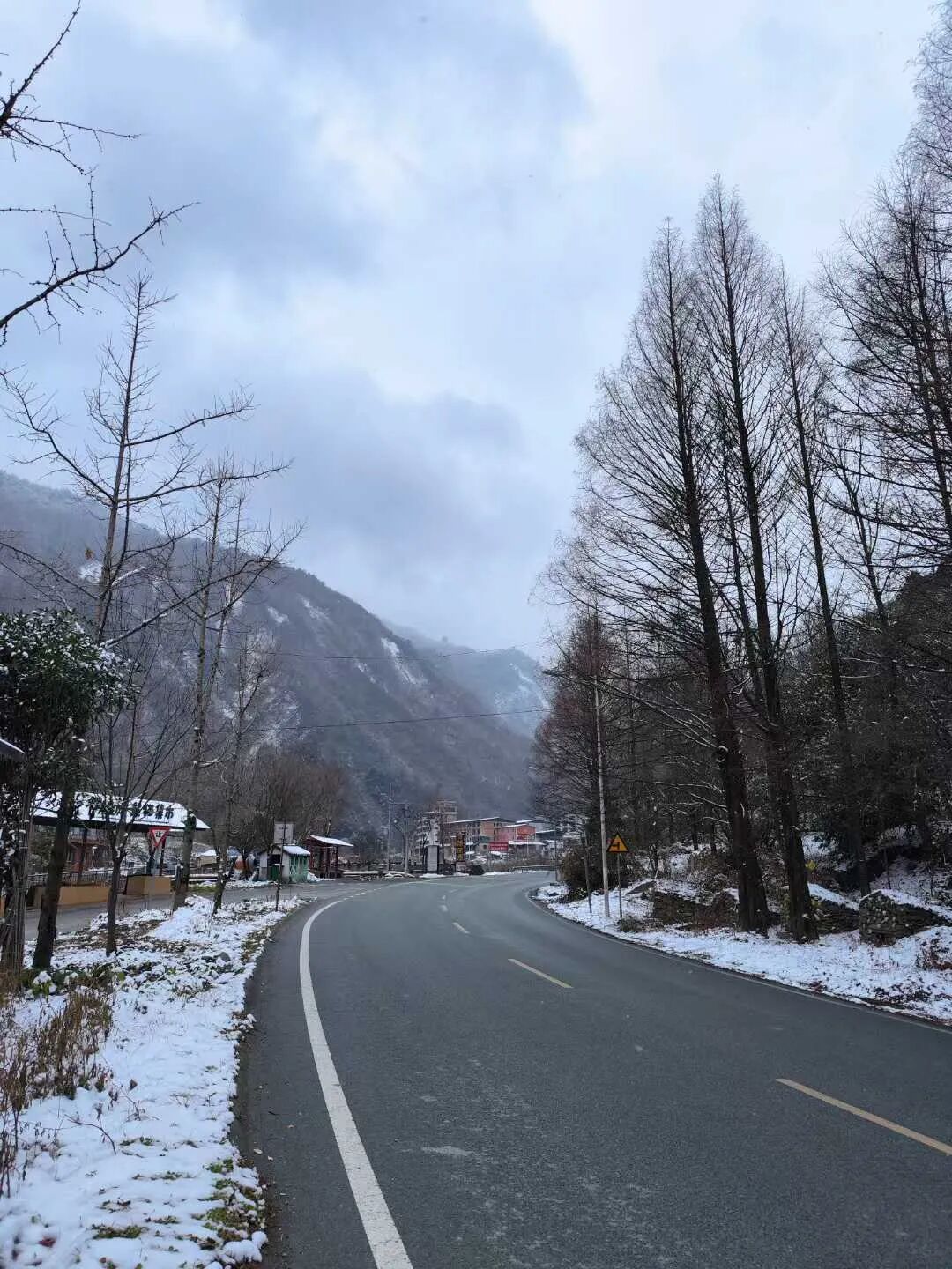 昆仑万维搞了个小模型，很美很强，还开源 配图 6