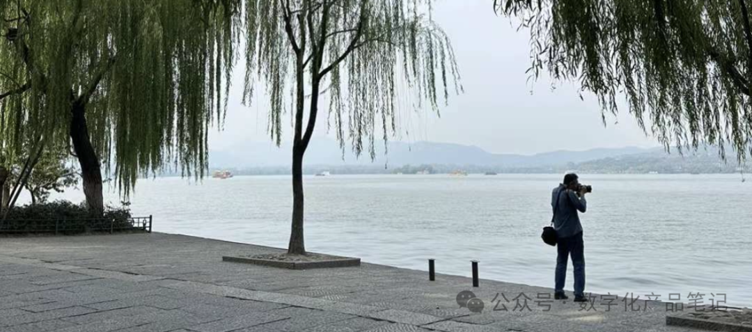 AI应用的四个阶段：用、融、贯、通