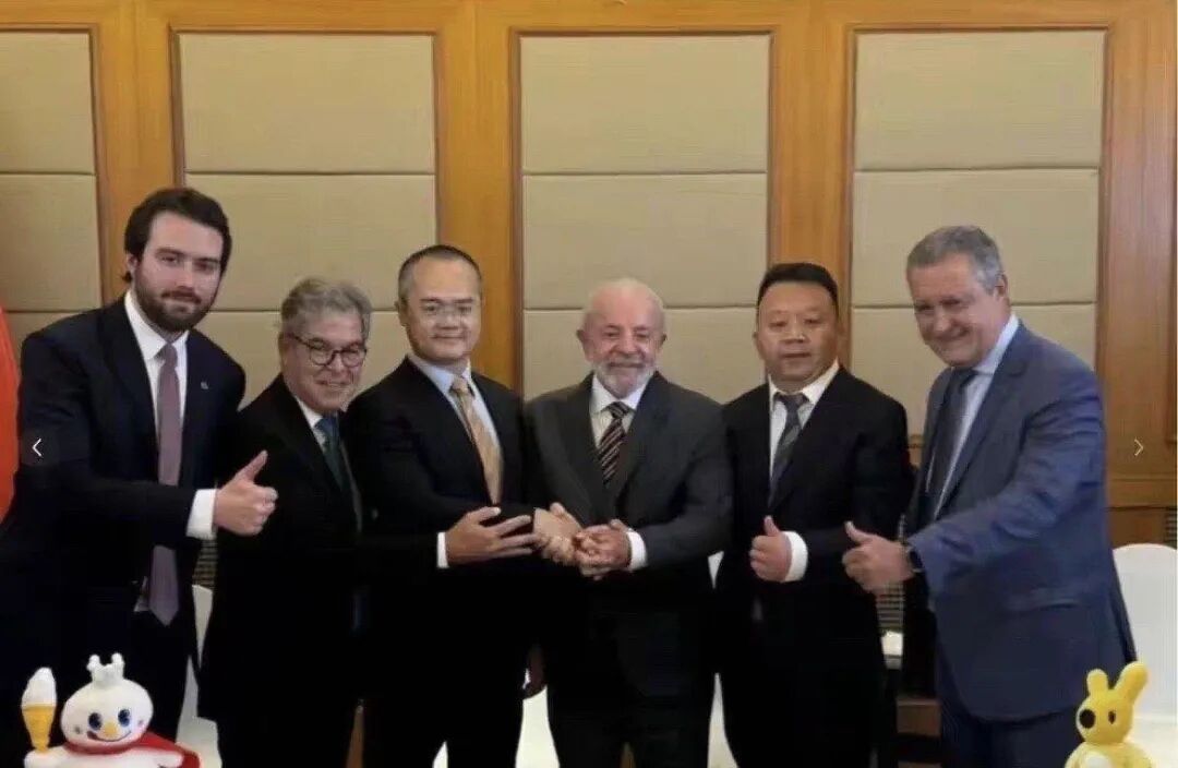 阿里在云端讲AI，美团在地面落地AI：未来五年谁能跑出五倍？ 配图 2
